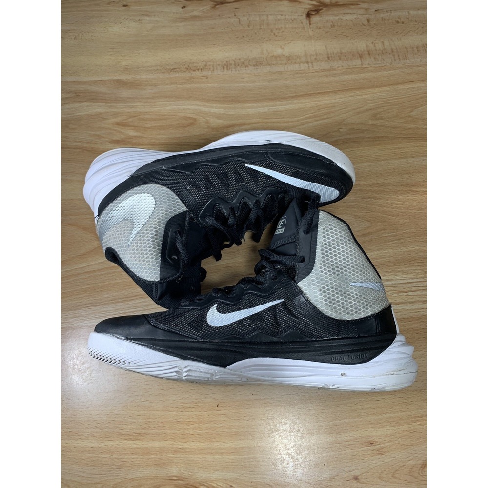 Nike™ ~ PRIME HYPE DF II Basketball Shoes  Size 6y Excellent Condition‎